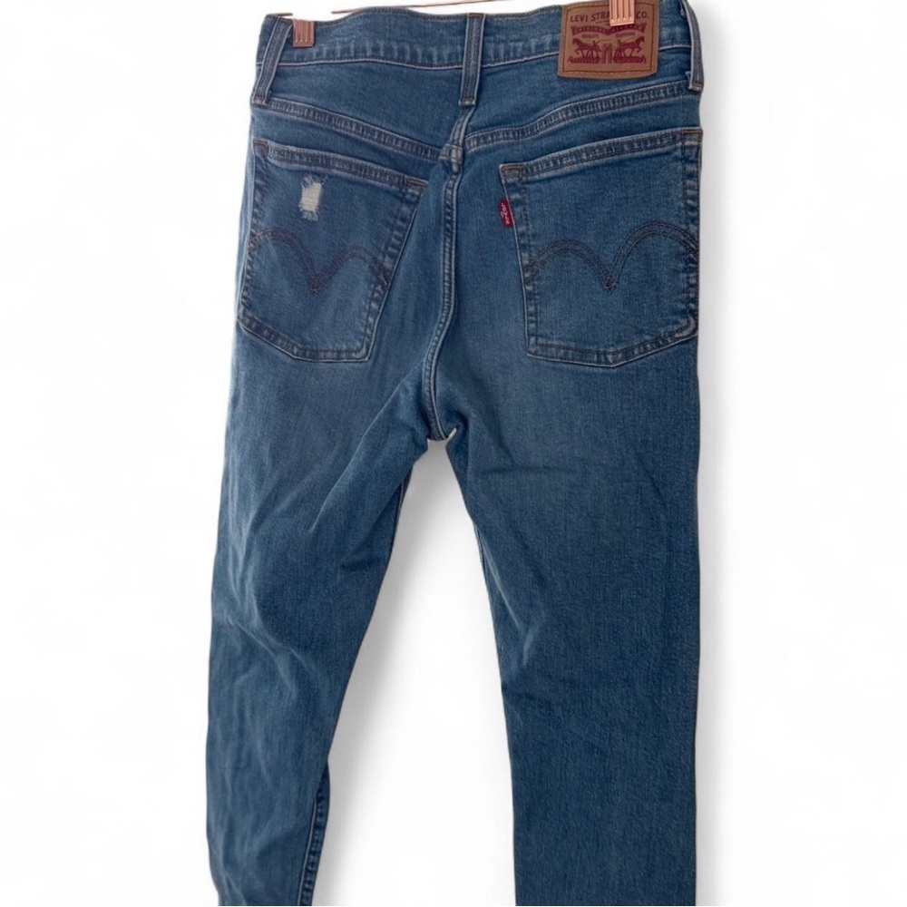 Levi's Wedgie Skinny Blue Skinny Jeans with Distressed Details